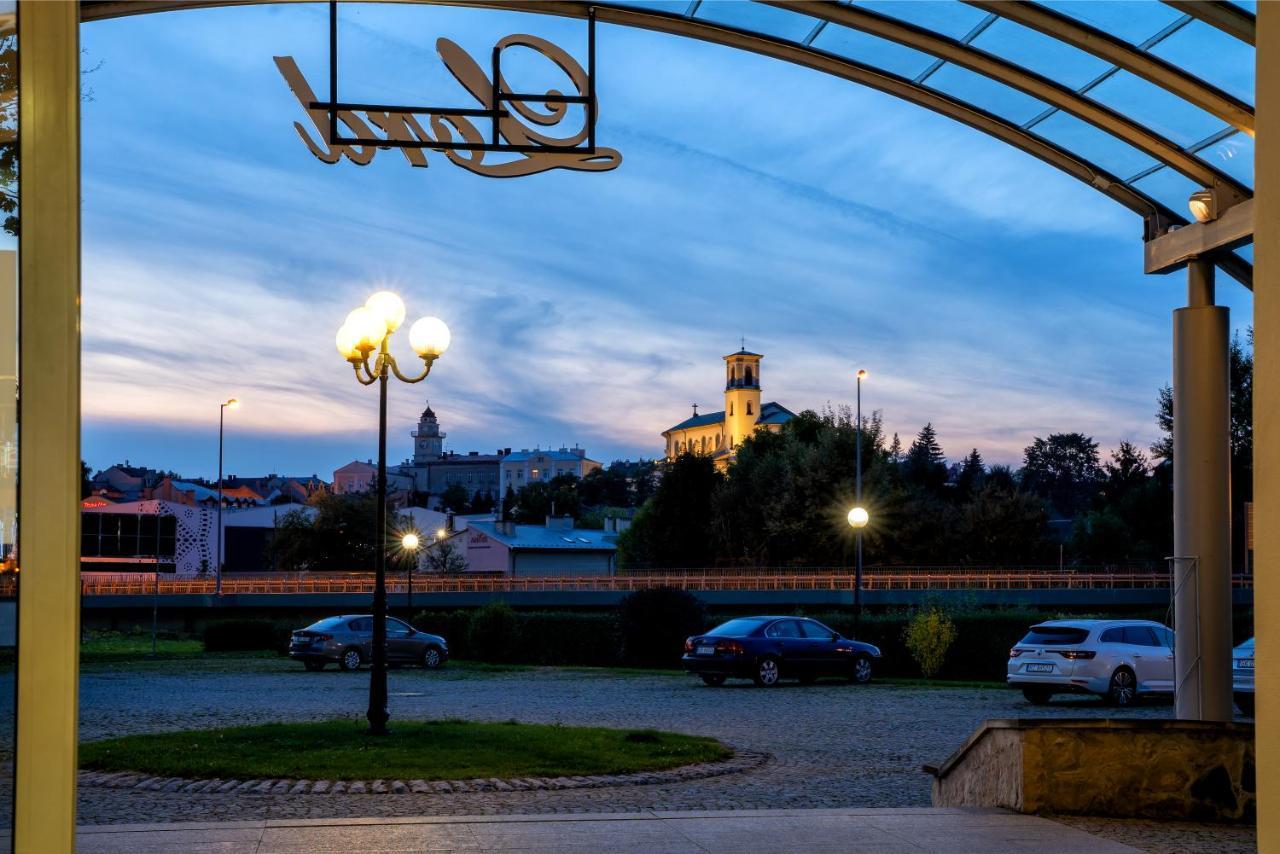 Hotel Lord Gorlice Bagian luar foto