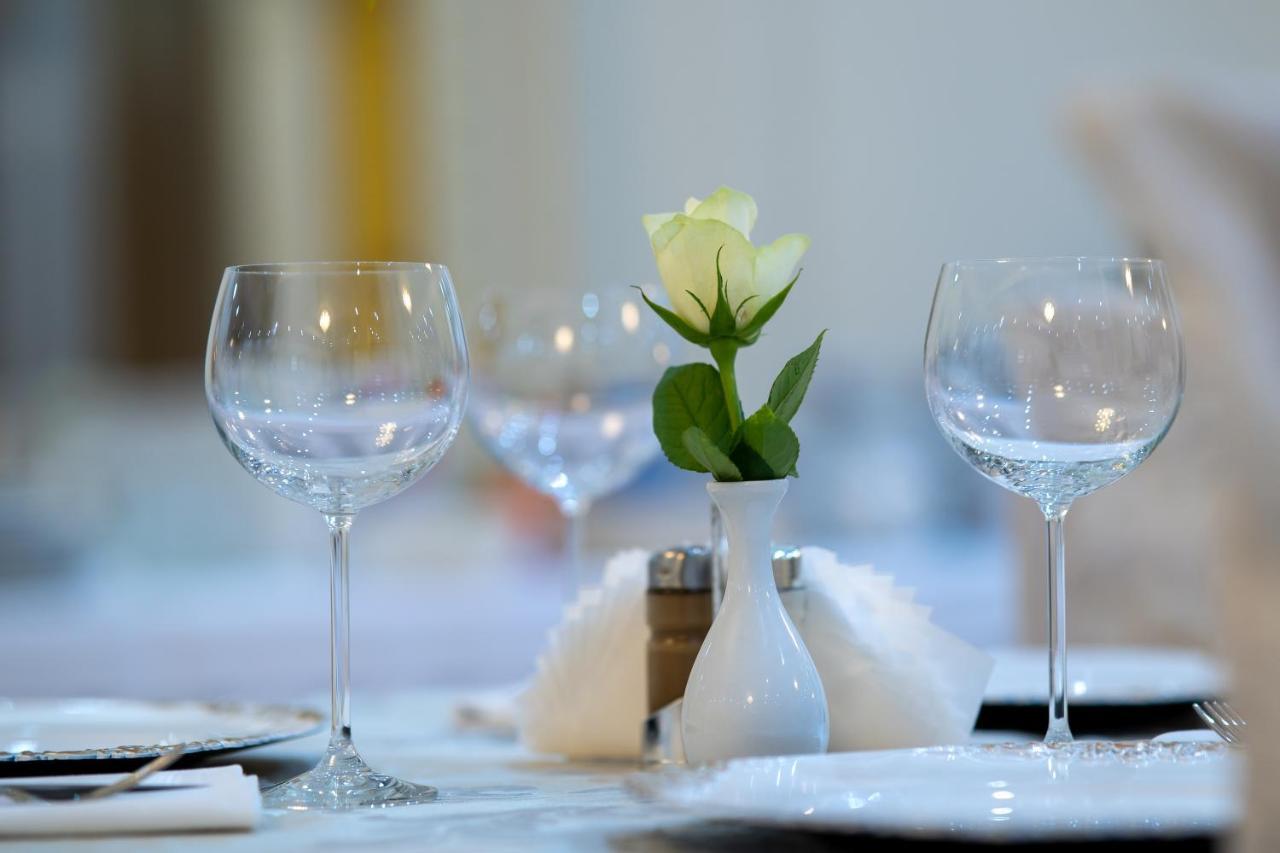 Hotel Lord Gorlice Bagian luar foto