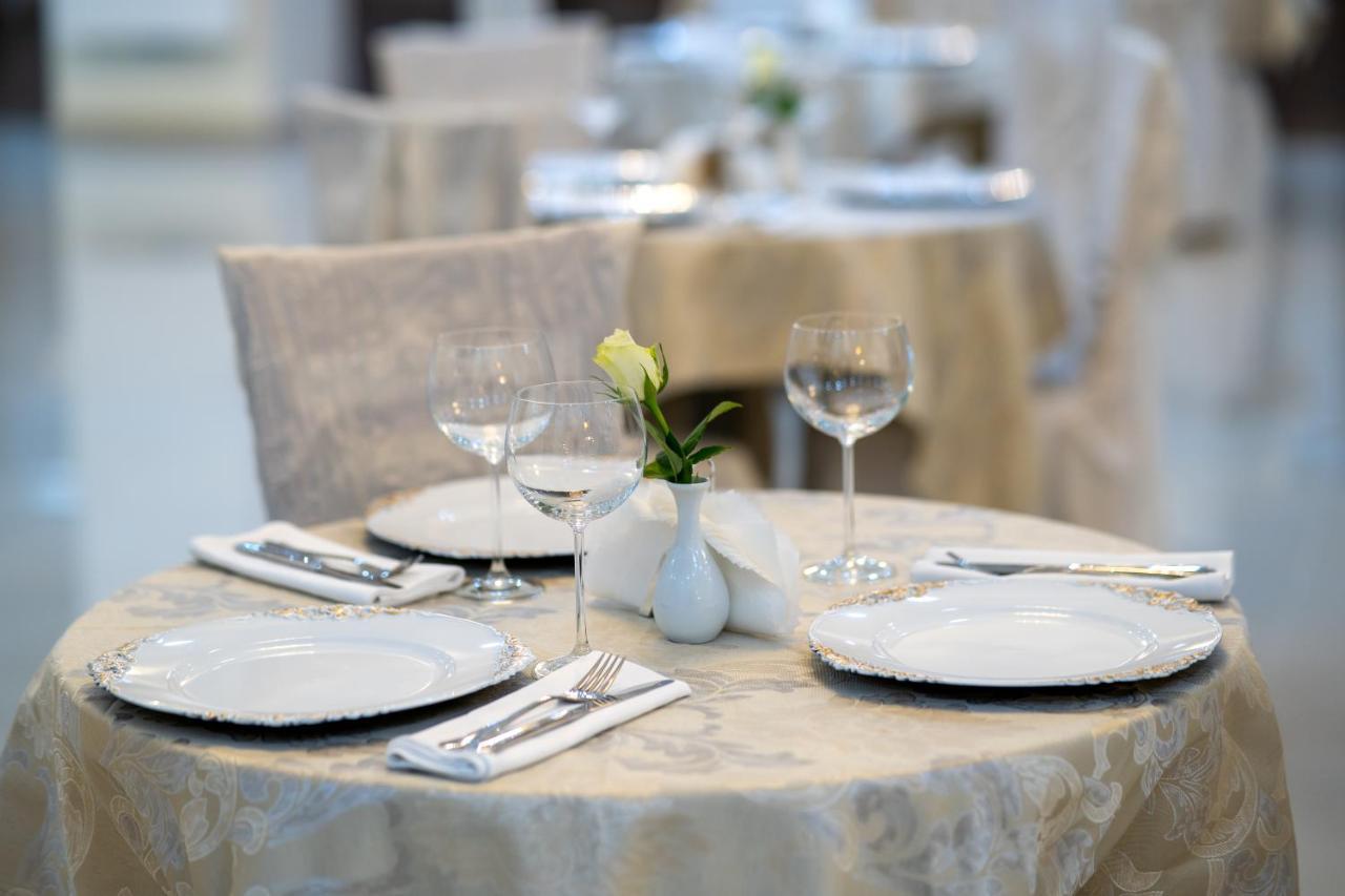 Hotel Lord Gorlice Bagian luar foto
