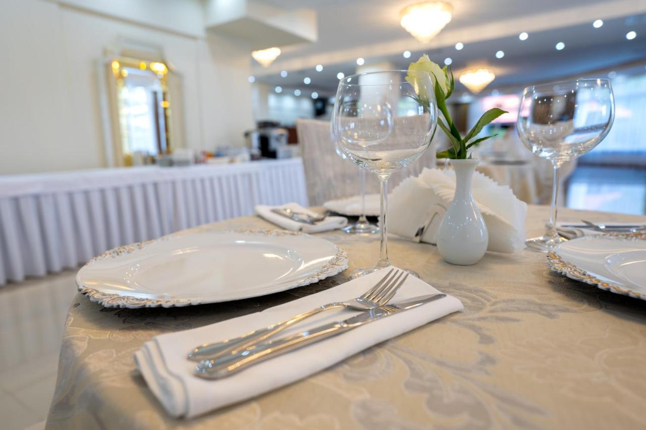 Hotel Lord Gorlice Bagian luar foto