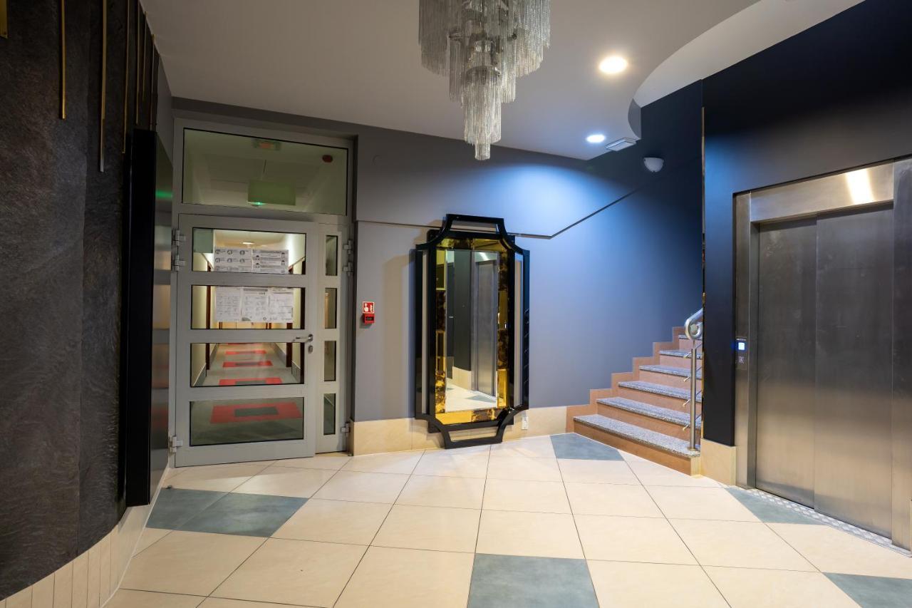 Hotel Lord Gorlice Bagian luar foto