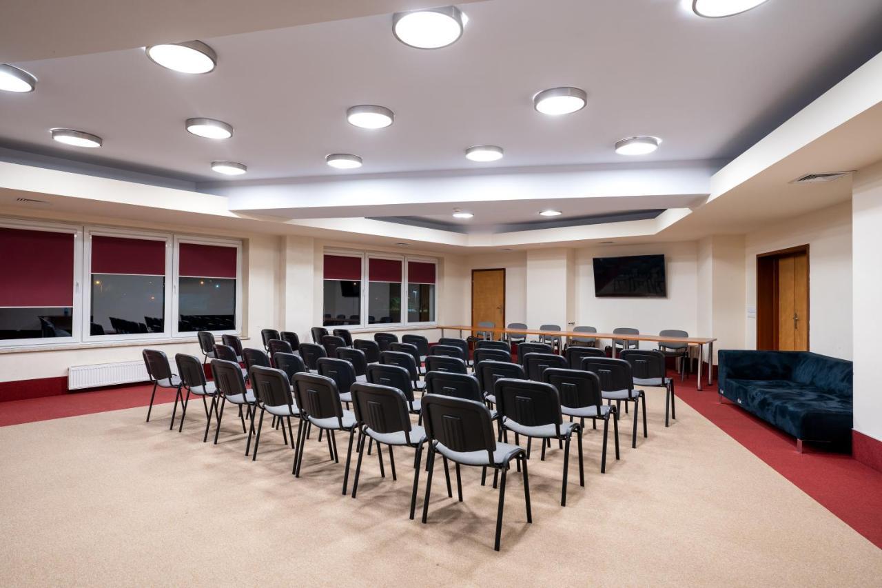 Hotel Lord Gorlice Bagian luar foto
